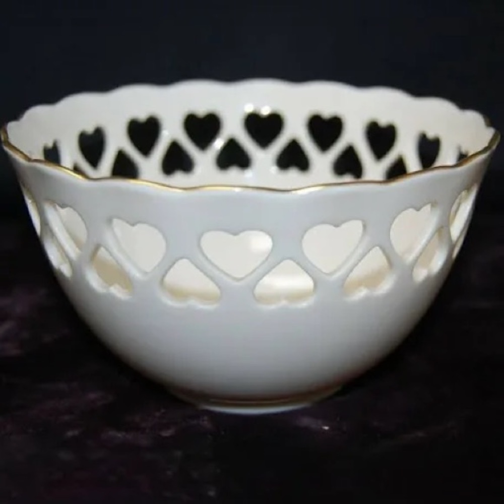 Lenox Centennial Reticulated Hearts Rose Embossed Ivory Bowl. Lovely